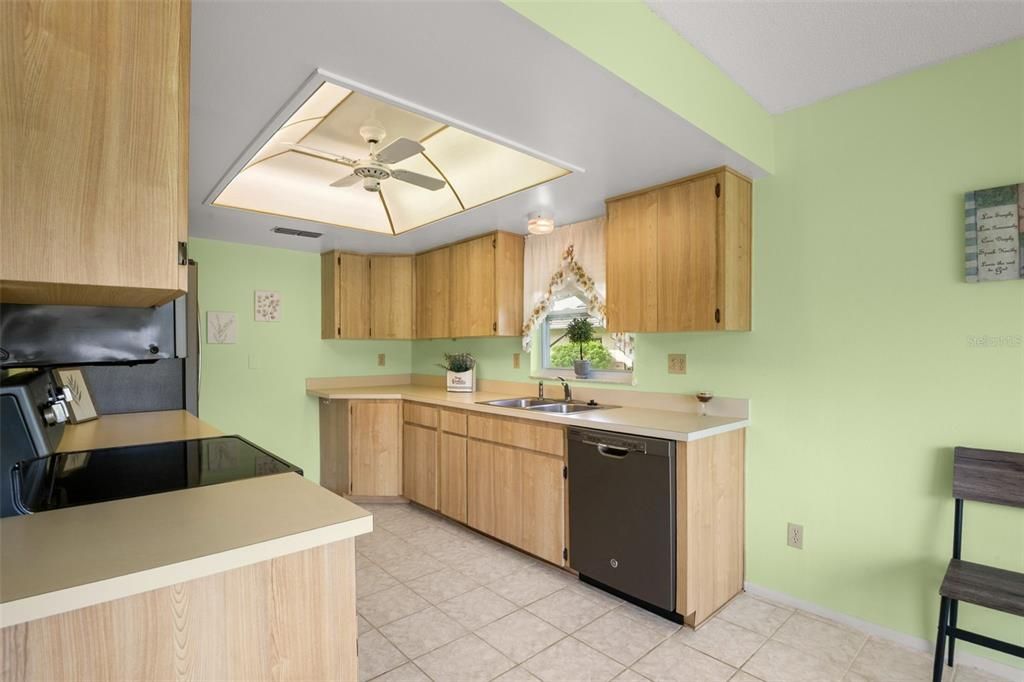 Activo con contrato: $459,000 (2 camas, 2 baños, 1914 Pies cuadrados)