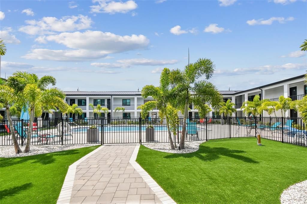 出租: $2,095 (1 贝兹, 1 浴室, 750 平方英尺)