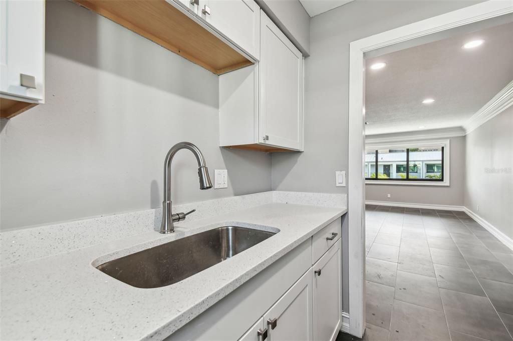 出租: $2,095 (1 贝兹, 1 浴室, 750 平方英尺)