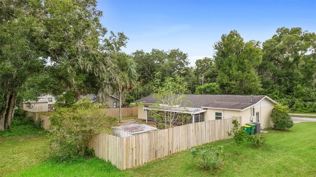 Active With Contract: $279,000 (3 beds, 1 baths, 1391 Square Feet)