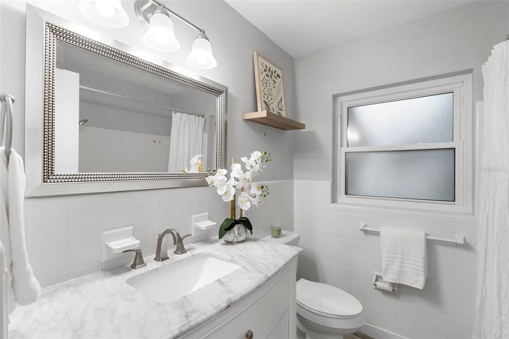 Active With Contract: $279,000 (3 beds, 1 baths, 1391 Square Feet)