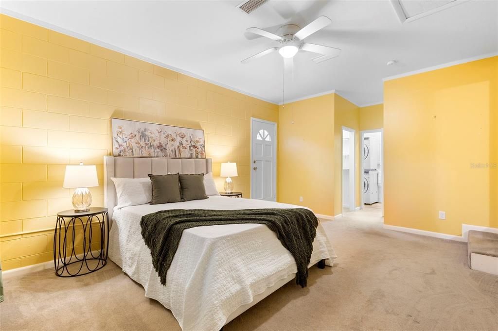 Active With Contract: $279,000 (3 beds, 1 baths, 1391 Square Feet)