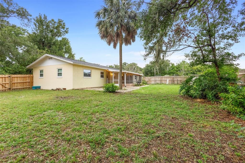 Active With Contract: $279,000 (3 beds, 1 baths, 1391 Square Feet)