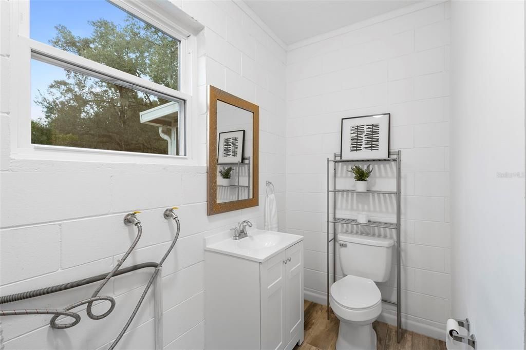 Active With Contract: $279,000 (3 beds, 1 baths, 1391 Square Feet)