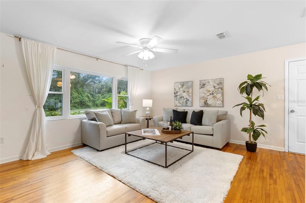 Active With Contract: $279,000 (3 beds, 1 baths, 1391 Square Feet)