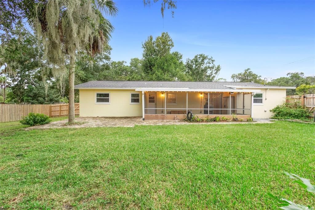 Active With Contract: $279,000 (3 beds, 1 baths, 1391 Square Feet)