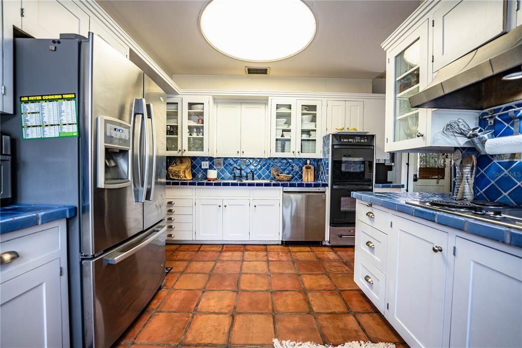 For Sale: $825,000 (4 beds, 2 baths, 3502 Square Feet)