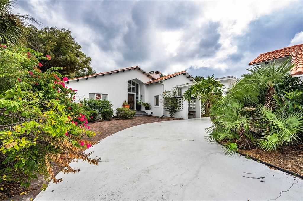 For Sale: $825,000 (4 beds, 2 baths, 3502 Square Feet)