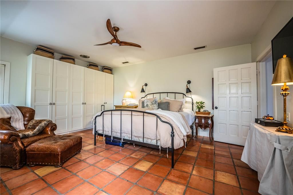 For Sale: $825,000 (4 beds, 2 baths, 3502 Square Feet)