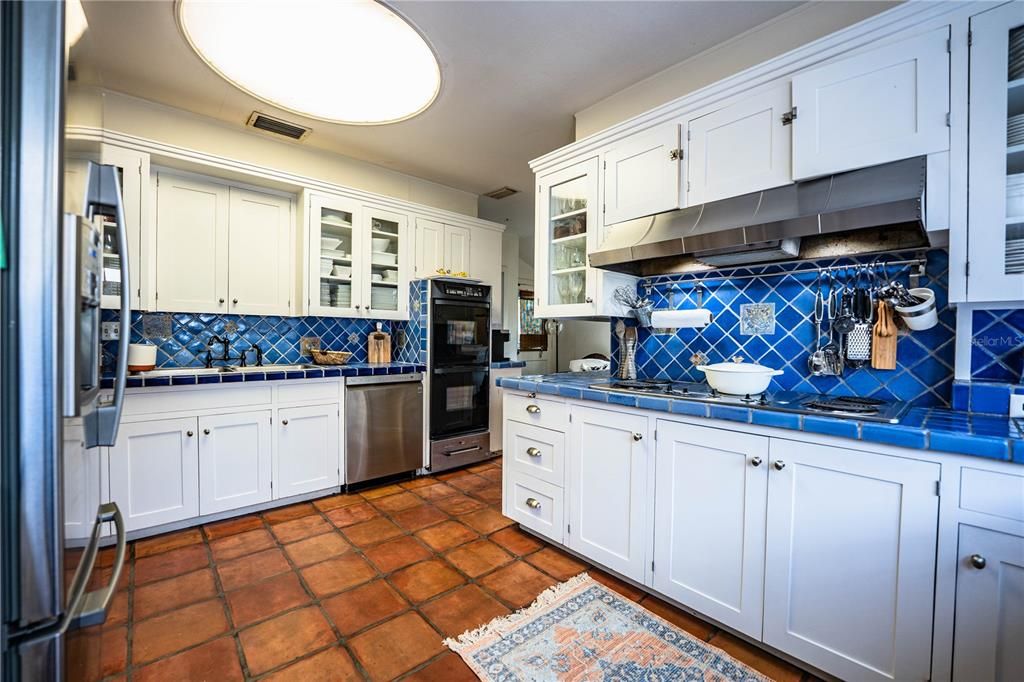 For Sale: $825,000 (4 beds, 2 baths, 3502 Square Feet)