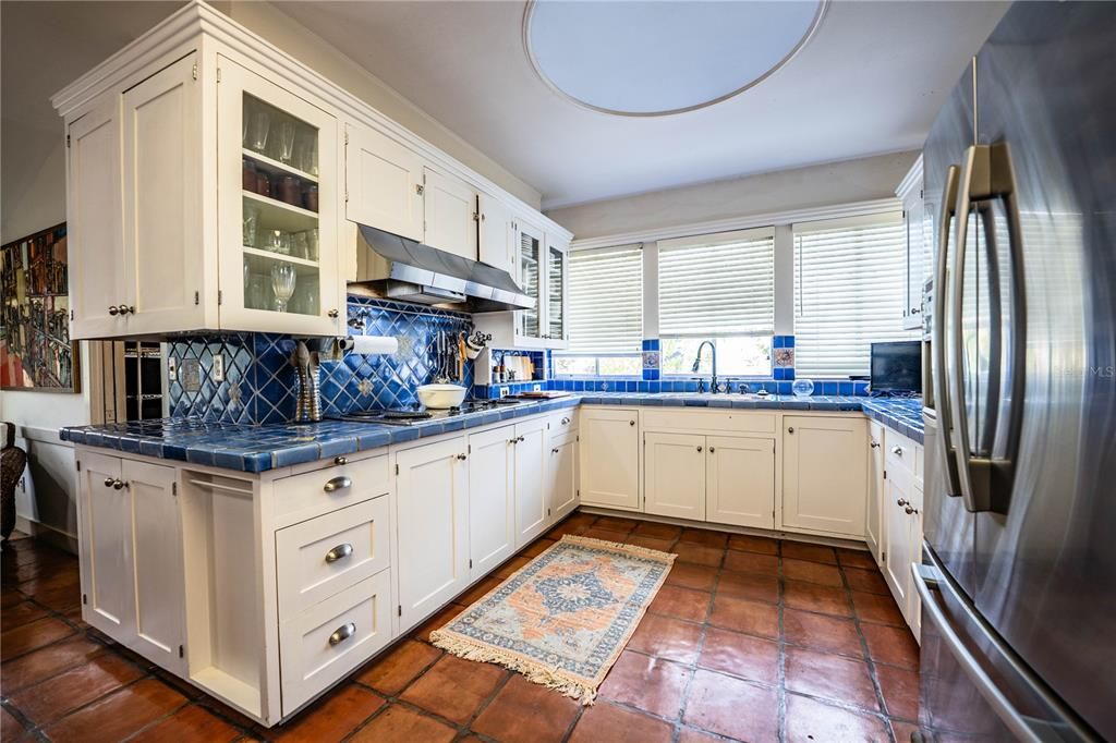 For Sale: $825,000 (4 beds, 2 baths, 3502 Square Feet)