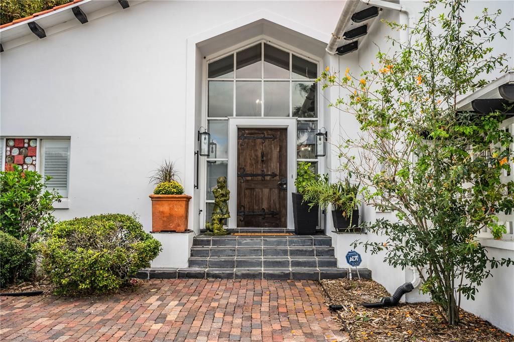 For Sale: $825,000 (4 beds, 2 baths, 3502 Square Feet)