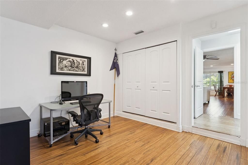 Activo con contrato: $739,000 (4 camas, 3 baños, 3538 Pies cuadrados)