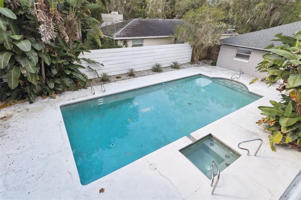 Activo con contrato: $739,000 (4 camas, 3 baños, 3538 Pies cuadrados)