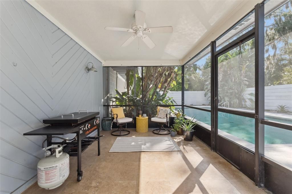 Activo con contrato: $739,000 (4 camas, 3 baños, 3538 Pies cuadrados)