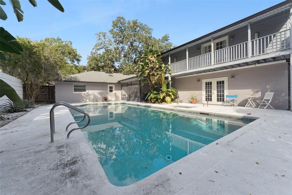 Activo con contrato: $739,000 (4 camas, 3 baños, 3538 Pies cuadrados)