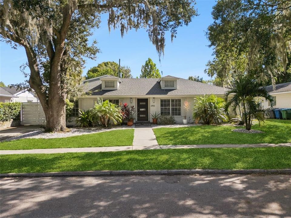 Activo con contrato: $739,000 (4 camas, 3 baños, 3538 Pies cuadrados)