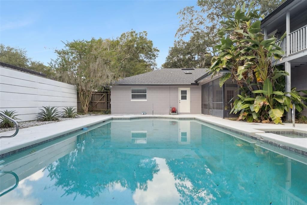 Activo con contrato: $739,000 (4 camas, 3 baños, 3538 Pies cuadrados)