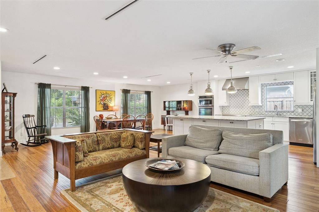 Activo con contrato: $739,000 (4 camas, 3 baños, 3538 Pies cuadrados)