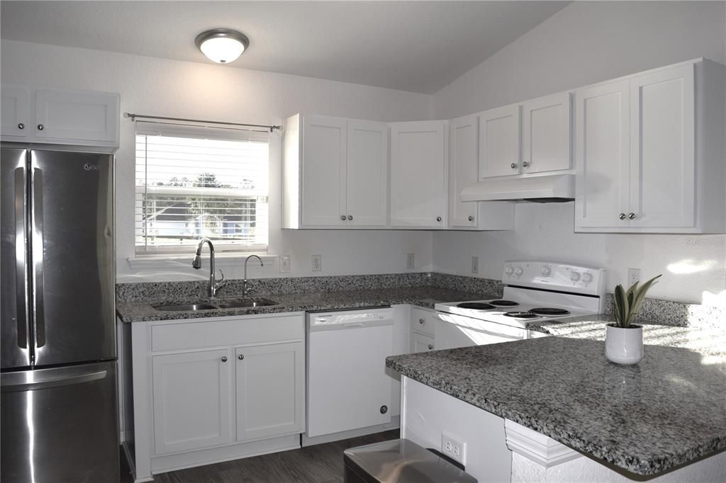 For Rent: $1,500 (3 beds, 2 baths, 1014 Square Feet)