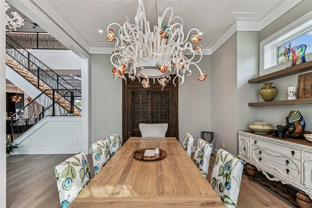 合同活跃: $3,000,000 (4 贝兹, 4 浴室, 4453 平方英尺)