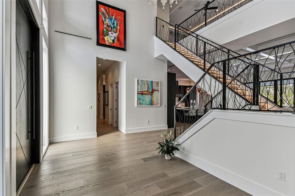 合同活跃: $3,000,000 (4 贝兹, 4 浴室, 4453 平方英尺)