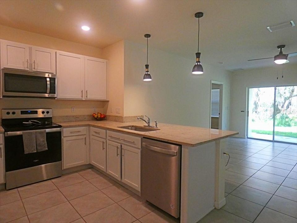 En Renta: $2,400 (3 camas, 2 baños, 1516 Pies cuadrados)