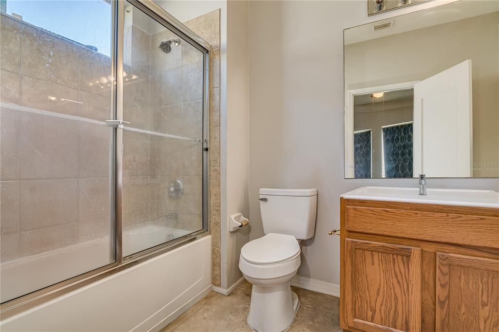 Activo con contrato: $225,000 (3 camas, 2 baños, 1265 Pies cuadrados)