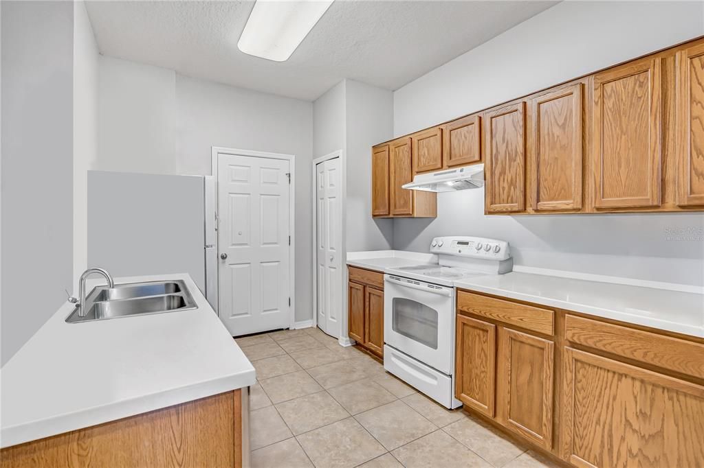 Activo con contrato: $225,000 (3 camas, 2 baños, 1265 Pies cuadrados)