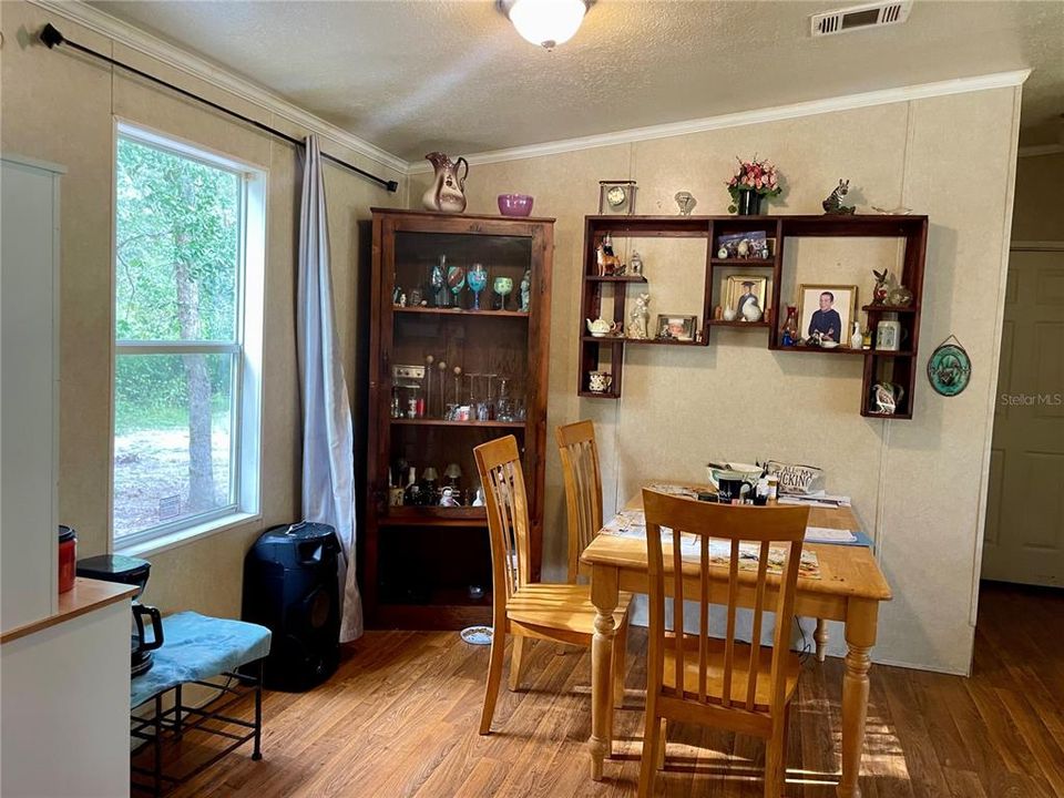 На продажу: $360,000 (3 спален, 2 ванн, 1404 Квадратных фут)