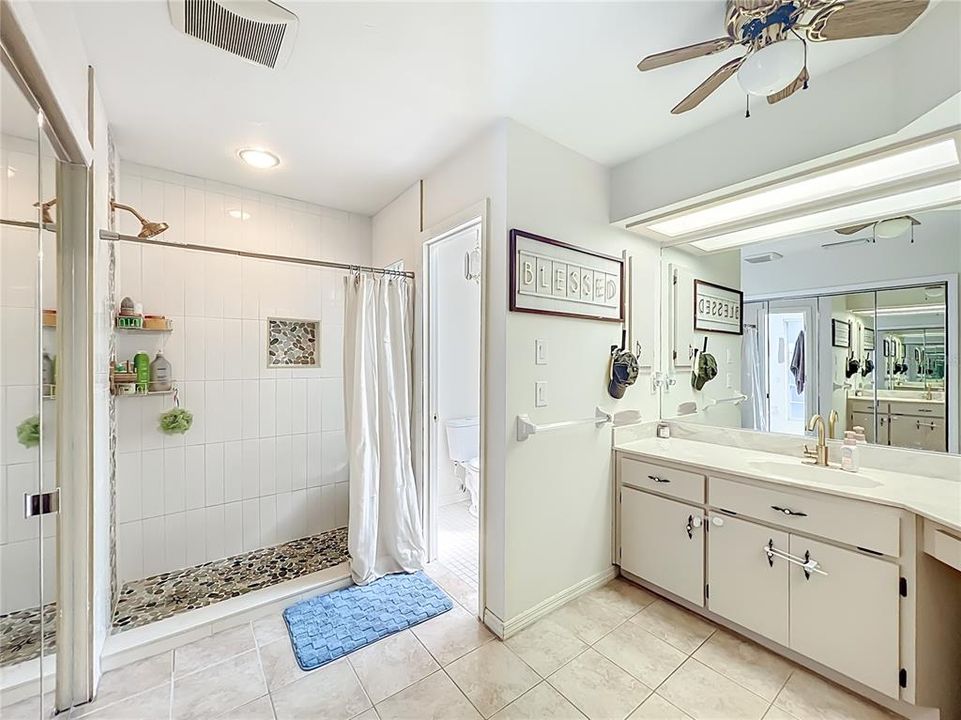 En Venta: $369,900 (3 camas, 2 baños, 1631 Pies cuadrados)