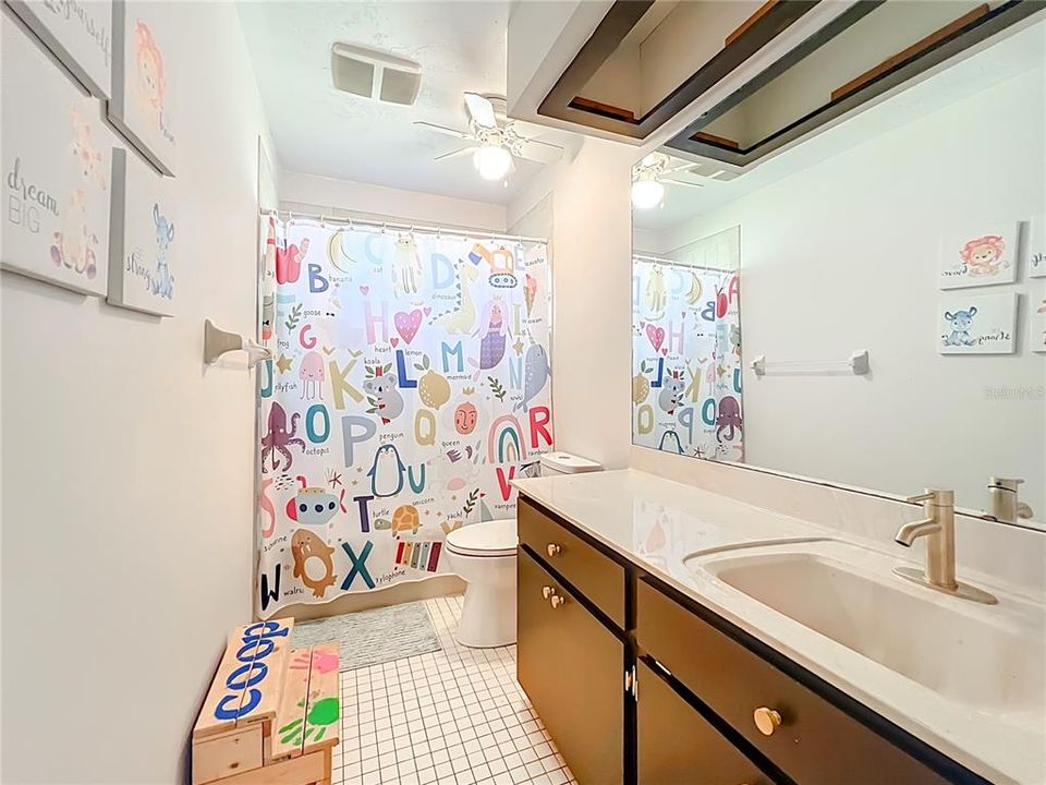 En Venta: $369,900 (3 camas, 2 baños, 1631 Pies cuadrados)