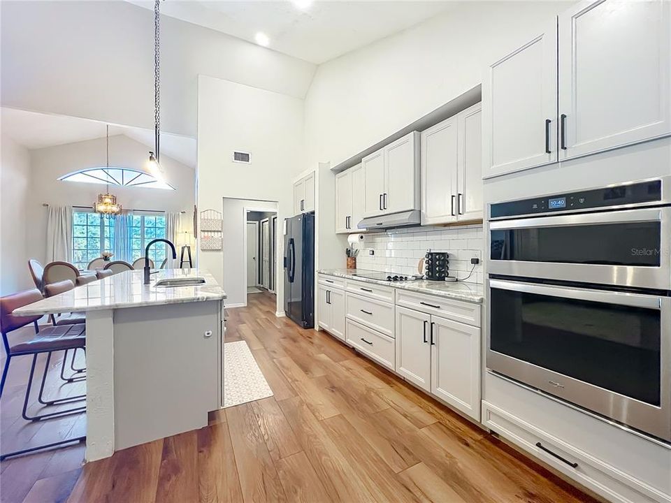 En Venta: $369,900 (3 camas, 2 baños, 1631 Pies cuadrados)