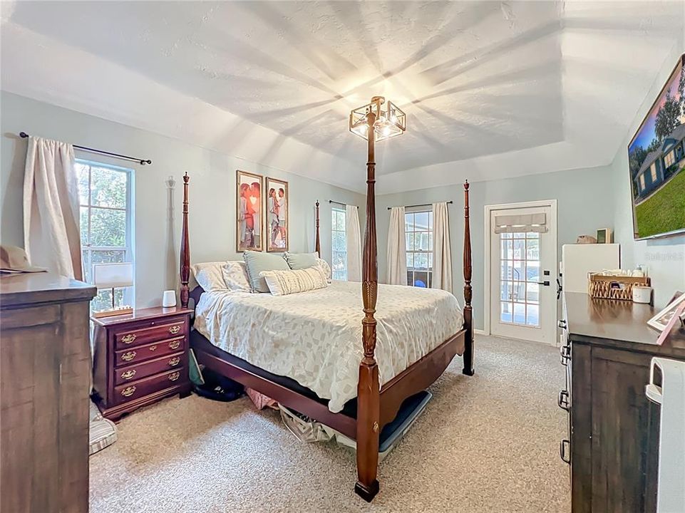 En Venta: $369,900 (3 camas, 2 baños, 1631 Pies cuadrados)