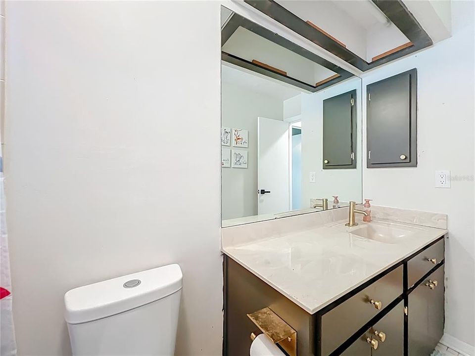 En Venta: $369,900 (3 camas, 2 baños, 1631 Pies cuadrados)