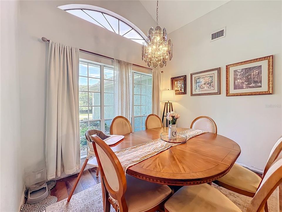 En Venta: $369,900 (3 camas, 2 baños, 1631 Pies cuadrados)