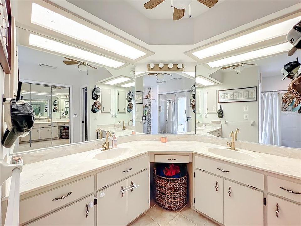 En Venta: $369,900 (3 camas, 2 baños, 1631 Pies cuadrados)