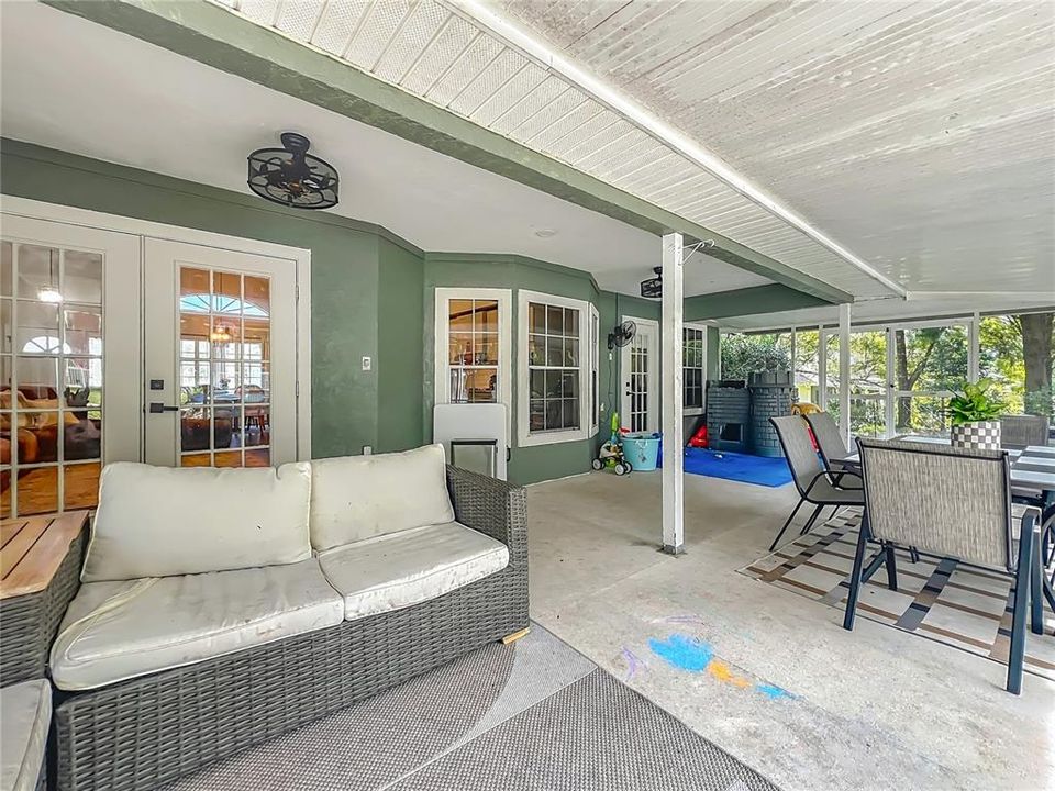 En Venta: $369,900 (3 camas, 2 baños, 1631 Pies cuadrados)