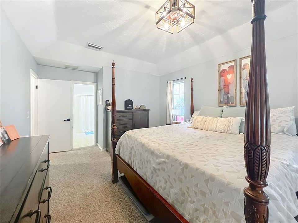 En Venta: $369,900 (3 camas, 2 baños, 1631 Pies cuadrados)