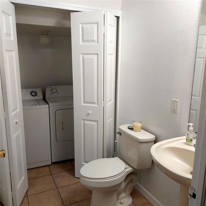 En Venta: $277,000 (2 camas, 2 baños, 1680 Pies cuadrados)