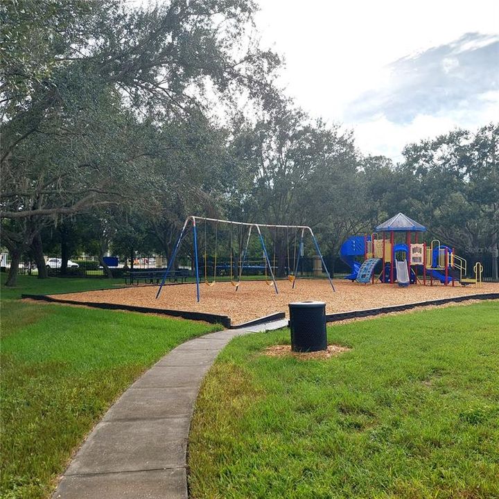 En Venta: $277,000 (2 camas, 2 baños, 1680 Pies cuadrados)