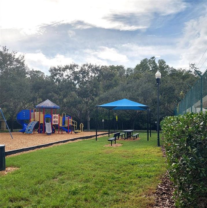 En Venta: $277,000 (2 camas, 2 baños, 1680 Pies cuadrados)