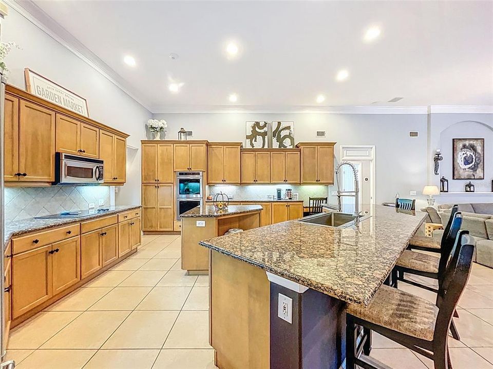 En Venta: $1,675,000 (5 camas, 3 baños, 4767 Pies cuadrados)