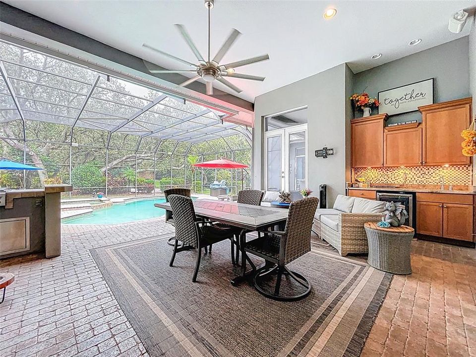 En Venta: $1,675,000 (5 camas, 3 baños, 4767 Pies cuadrados)