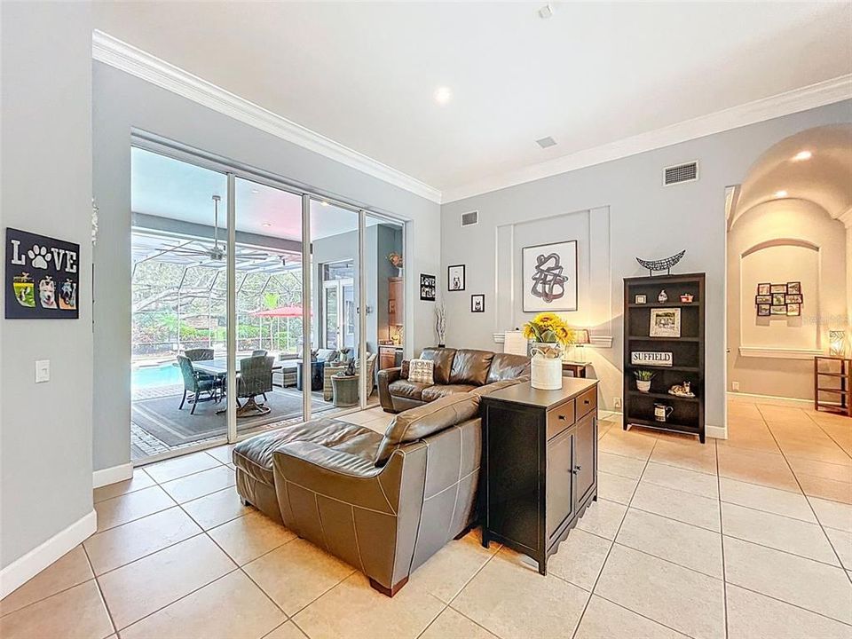 En Venta: $1,675,000 (5 camas, 3 baños, 4767 Pies cuadrados)