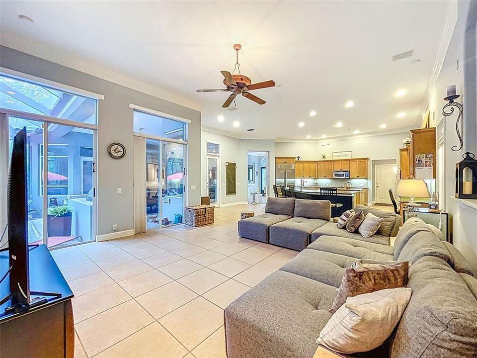 En Venta: $1,675,000 (5 camas, 3 baños, 4767 Pies cuadrados)