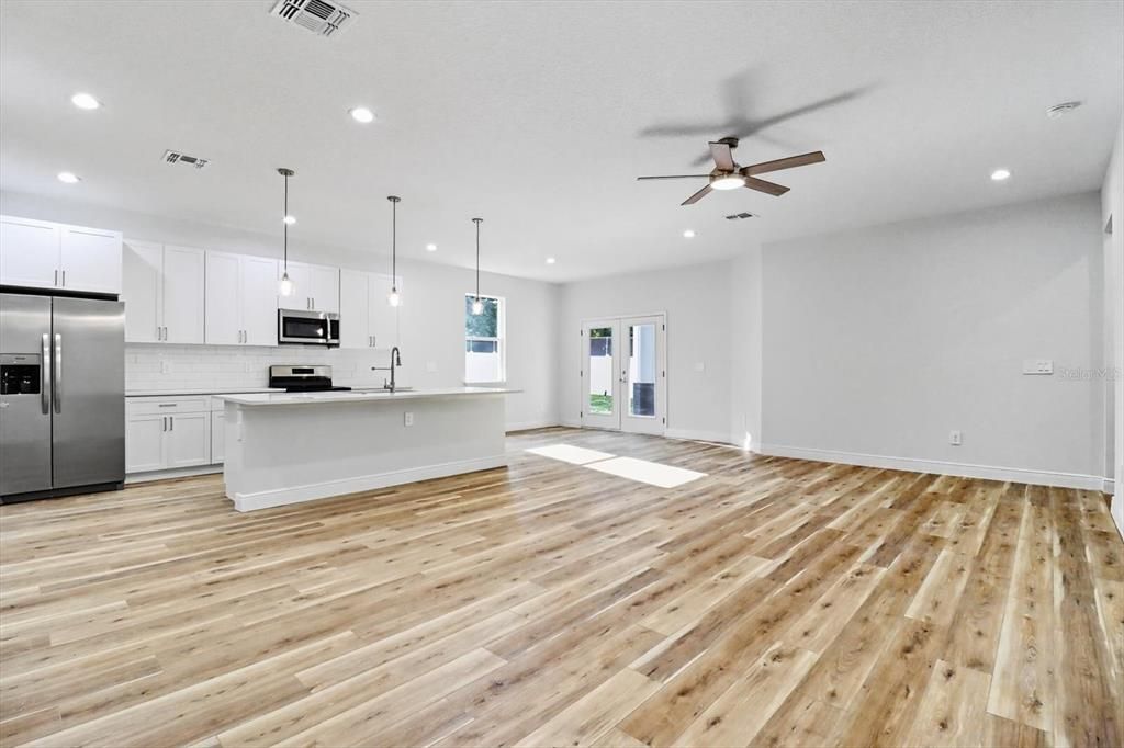 En Venta: $315,000 (3 camas, 2 baños, 1652 Pies cuadrados)