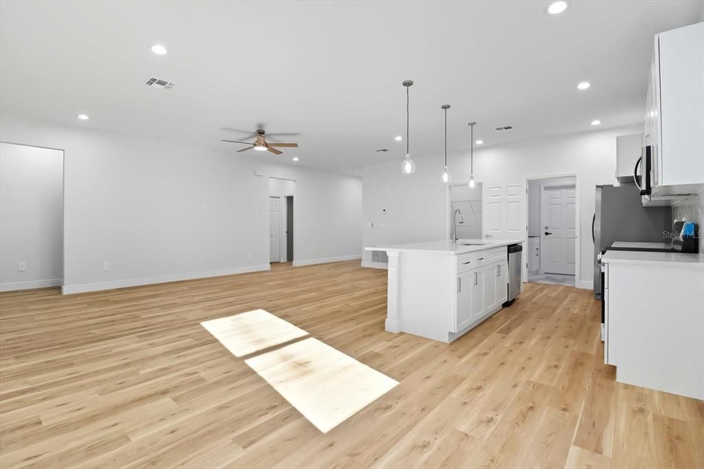 En Venta: $315,000 (3 camas, 2 baños, 1652 Pies cuadrados)