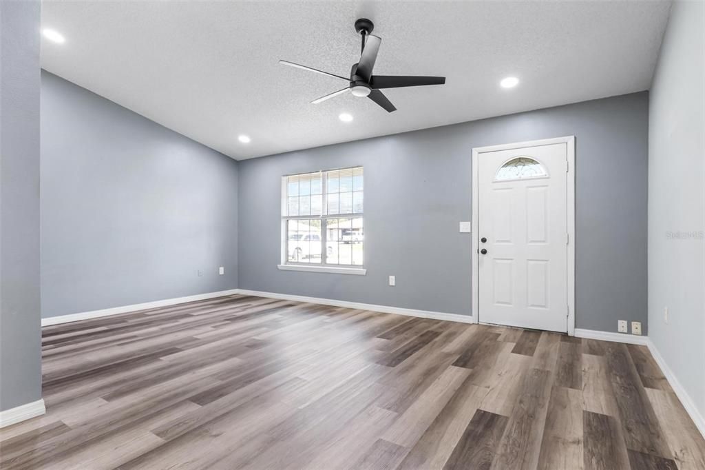 Activo con contrato: $199,900 (2 camas, 2 baños, 1326 Pies cuadrados)