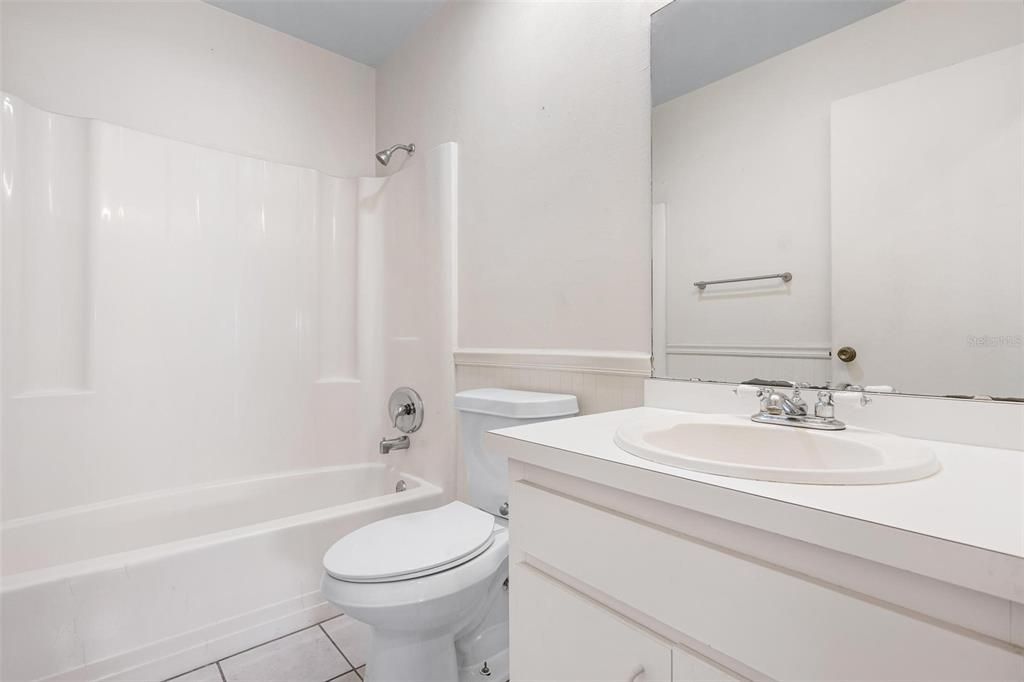 Activo con contrato: $199,900 (2 camas, 2 baños, 1326 Pies cuadrados)